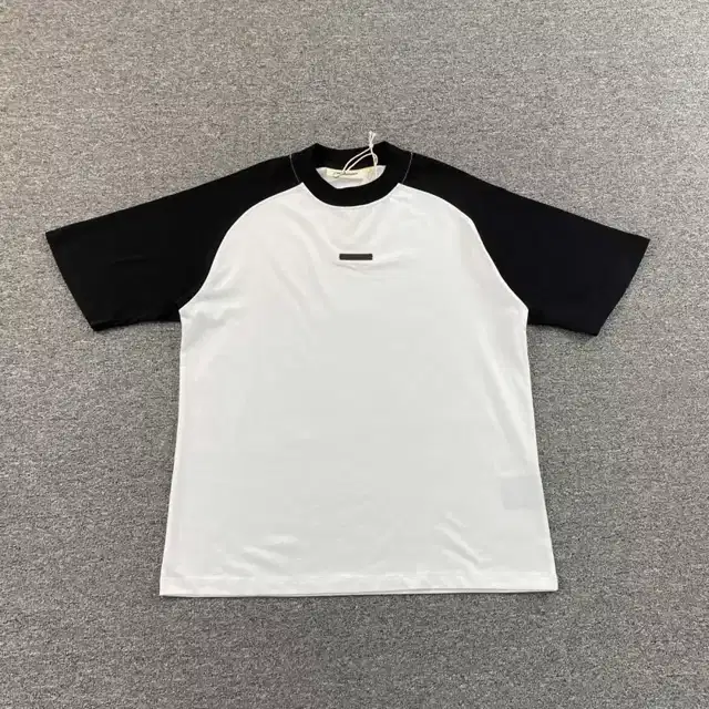 Graphic T-shirt · 225156630