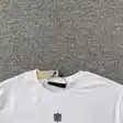 Graphic T-shirt — photo 19