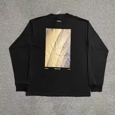Graphic top