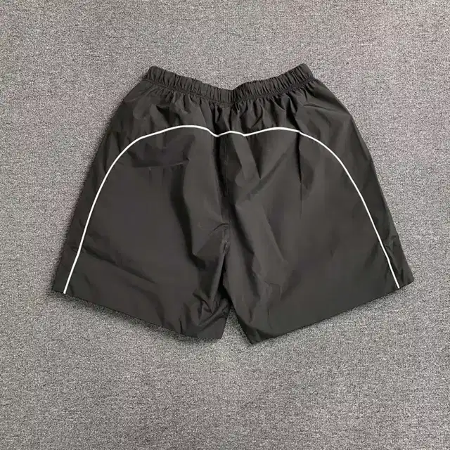 Logo shorts · 244678983