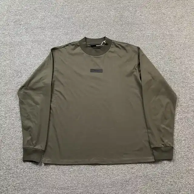 Graphic top · 165905341