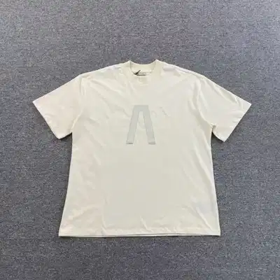 Graphic top