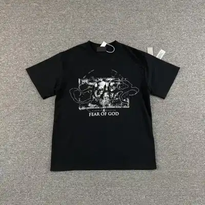 Graphic top
