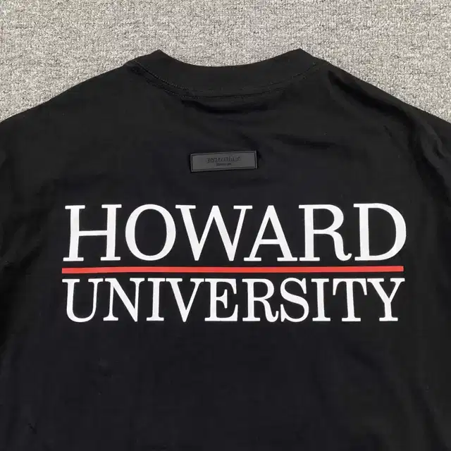 Graphic T-shirt · 228311776
