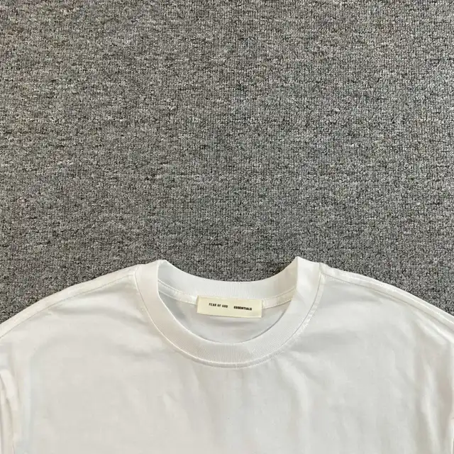 Graphic long-sleeve T-shirt · 256501379