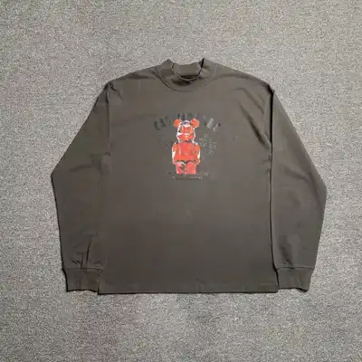 Graphic top